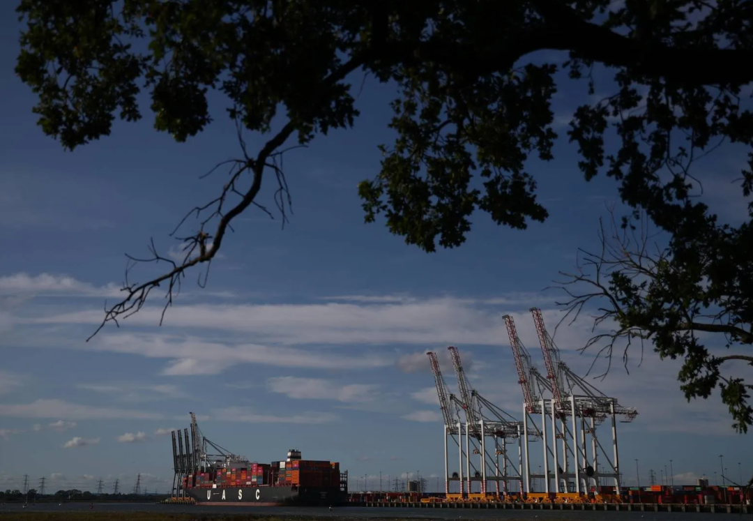 英国最大港口运营商股份将被出售，估值超136亿美元
